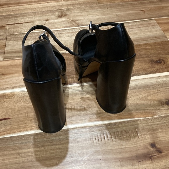 Vince Camuto Platform 6in heels size 7.5 - Picture 2 of 8